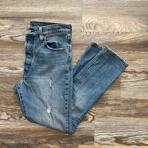 Levi 501 High Rise Distressed Light Rinse Button Fly Jeans 29 Short